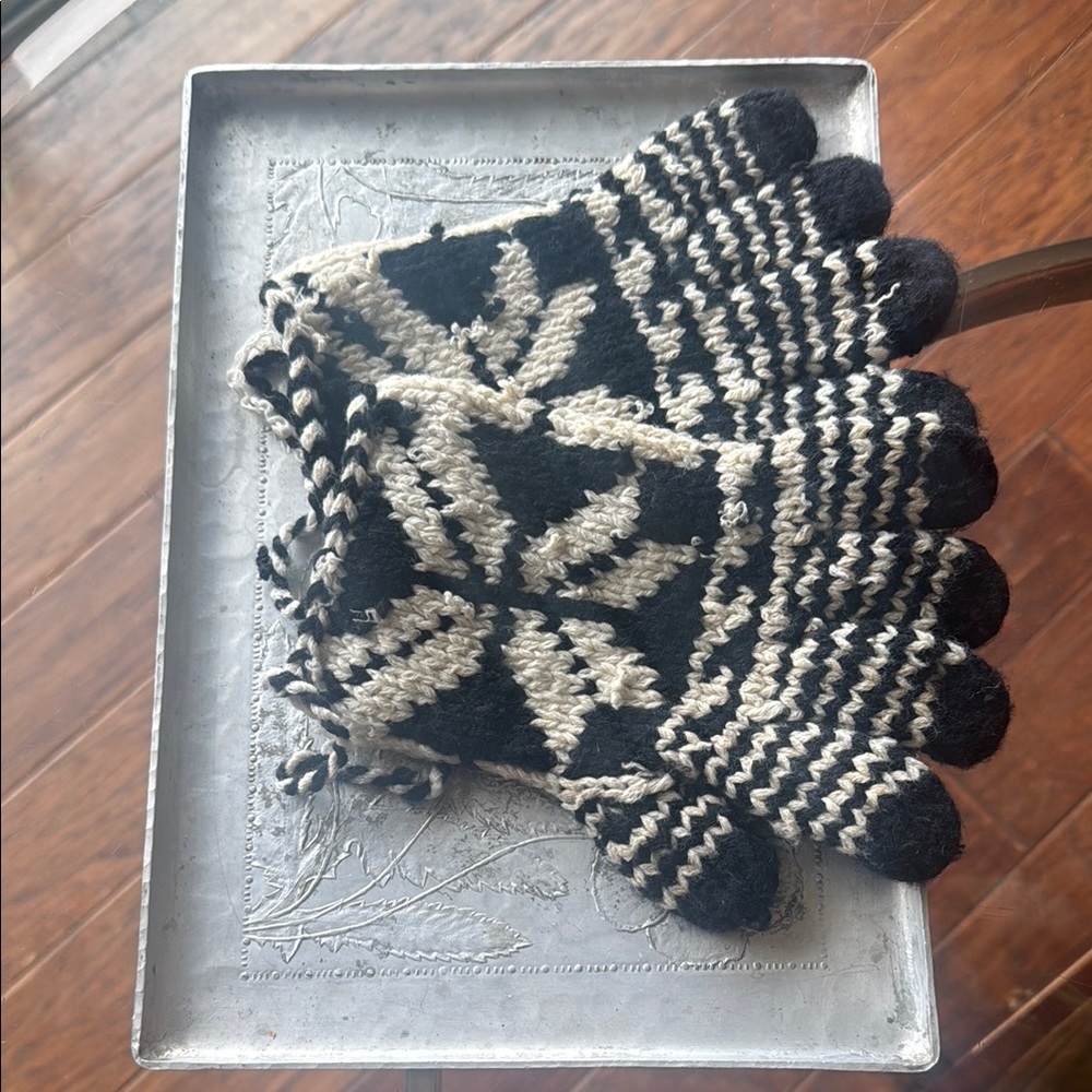Black and Cream HandKnit Wool & Rayon Gloves